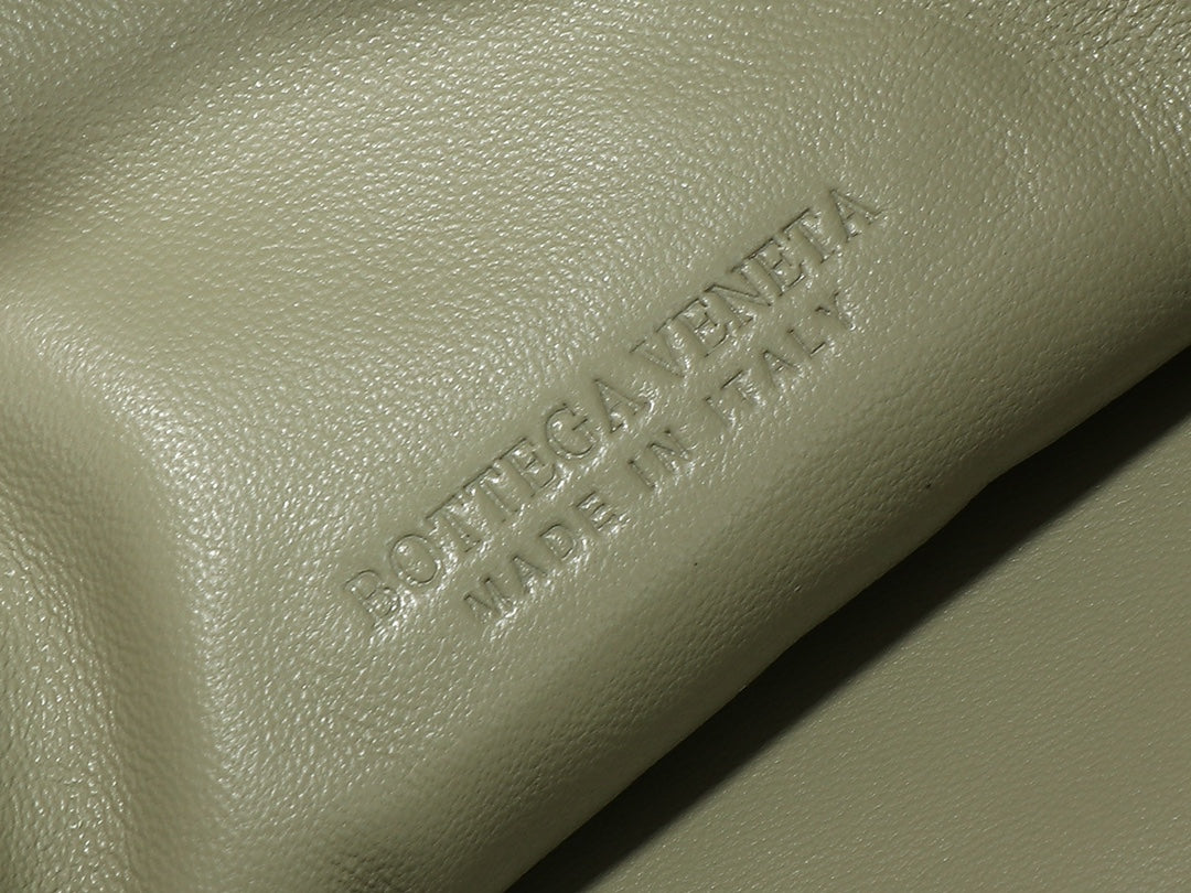 bv teen jodie 36cm khaki lambskin