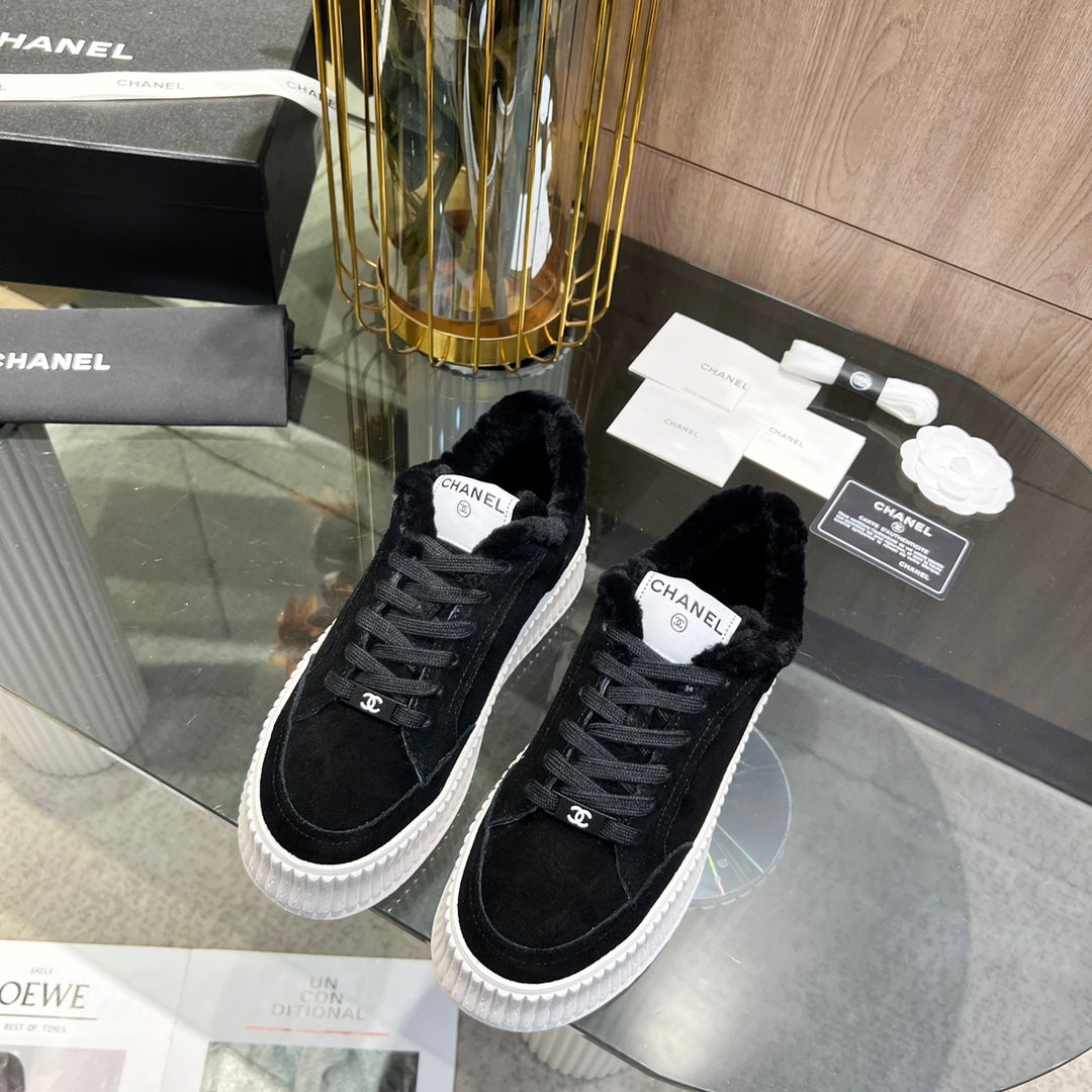 CC Sneaker Black Suede With Fleece Lining 944565