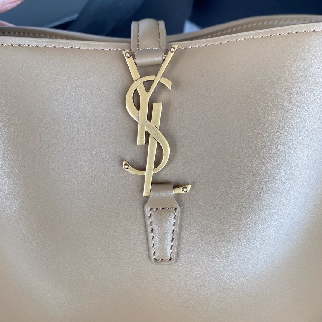 le 37 small 17cm dark beige shiny calfskin