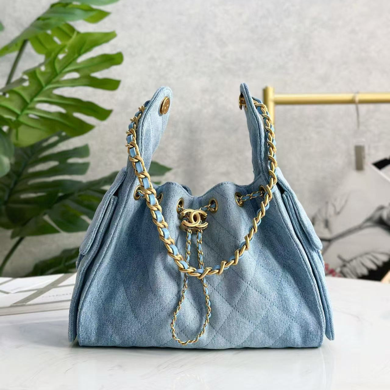 Shoulder Bags