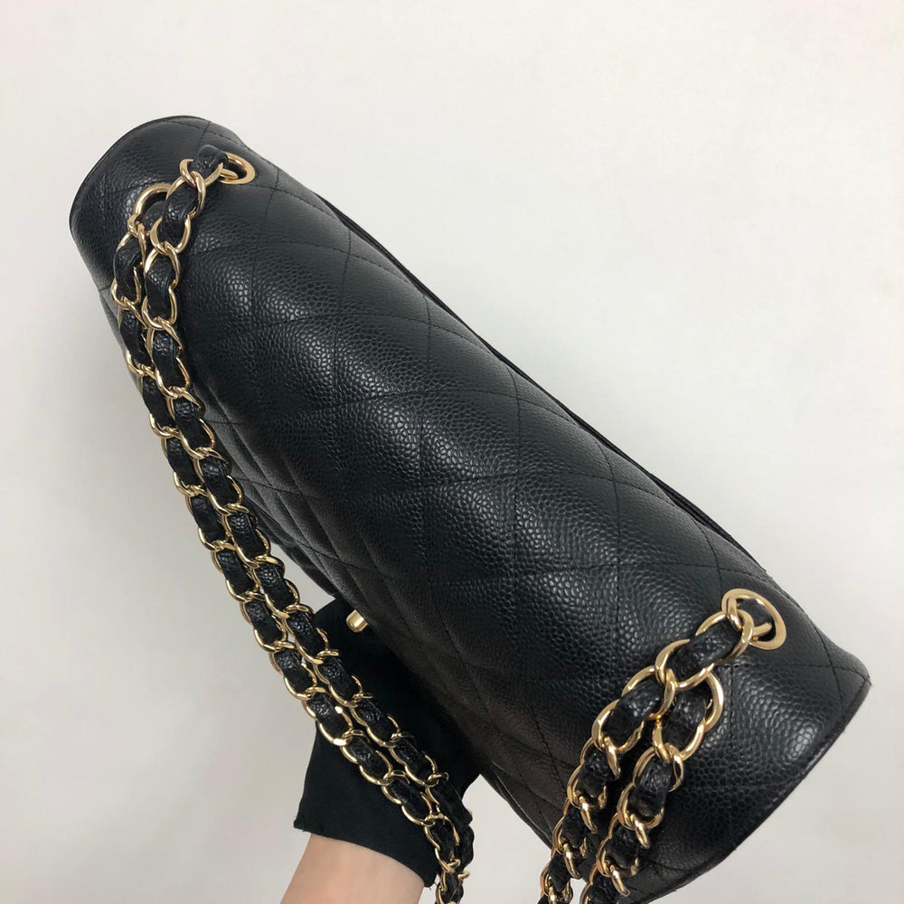 MEDIUM FLAP BAG 25CM BLACK CAVIAR GOLD HARDWARE