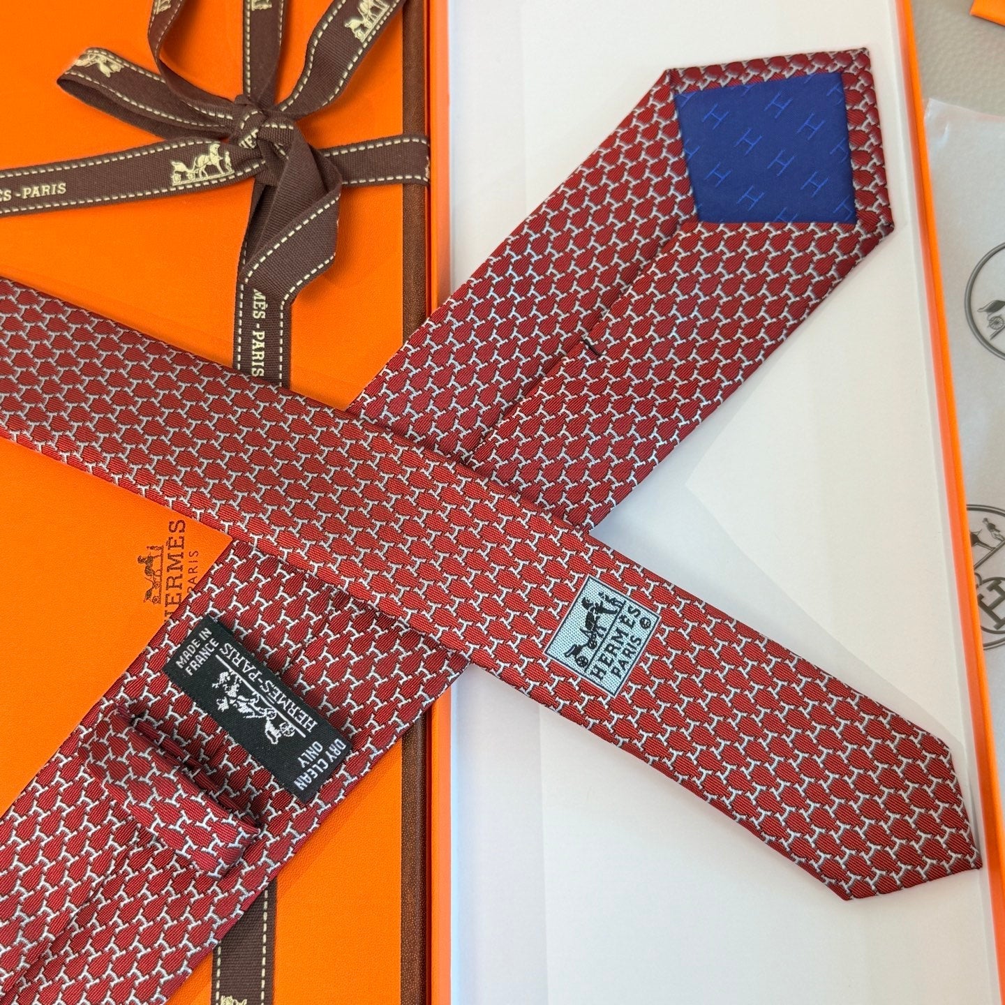 HM men red silk tie 574487