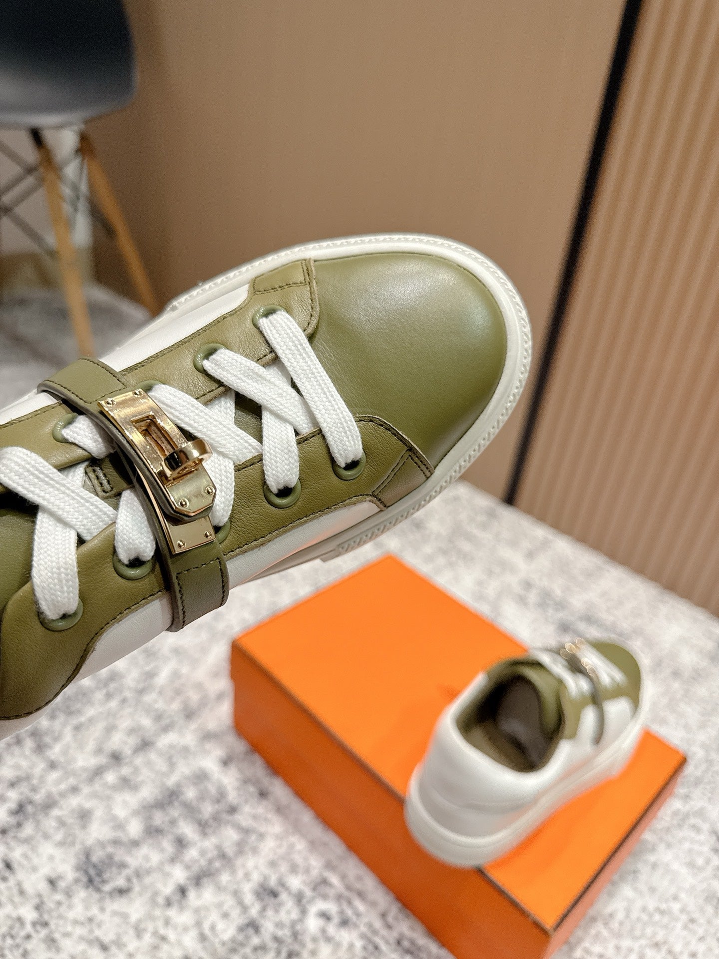 HM Casual Sneakers Sliver Buckle Olive With White Leather