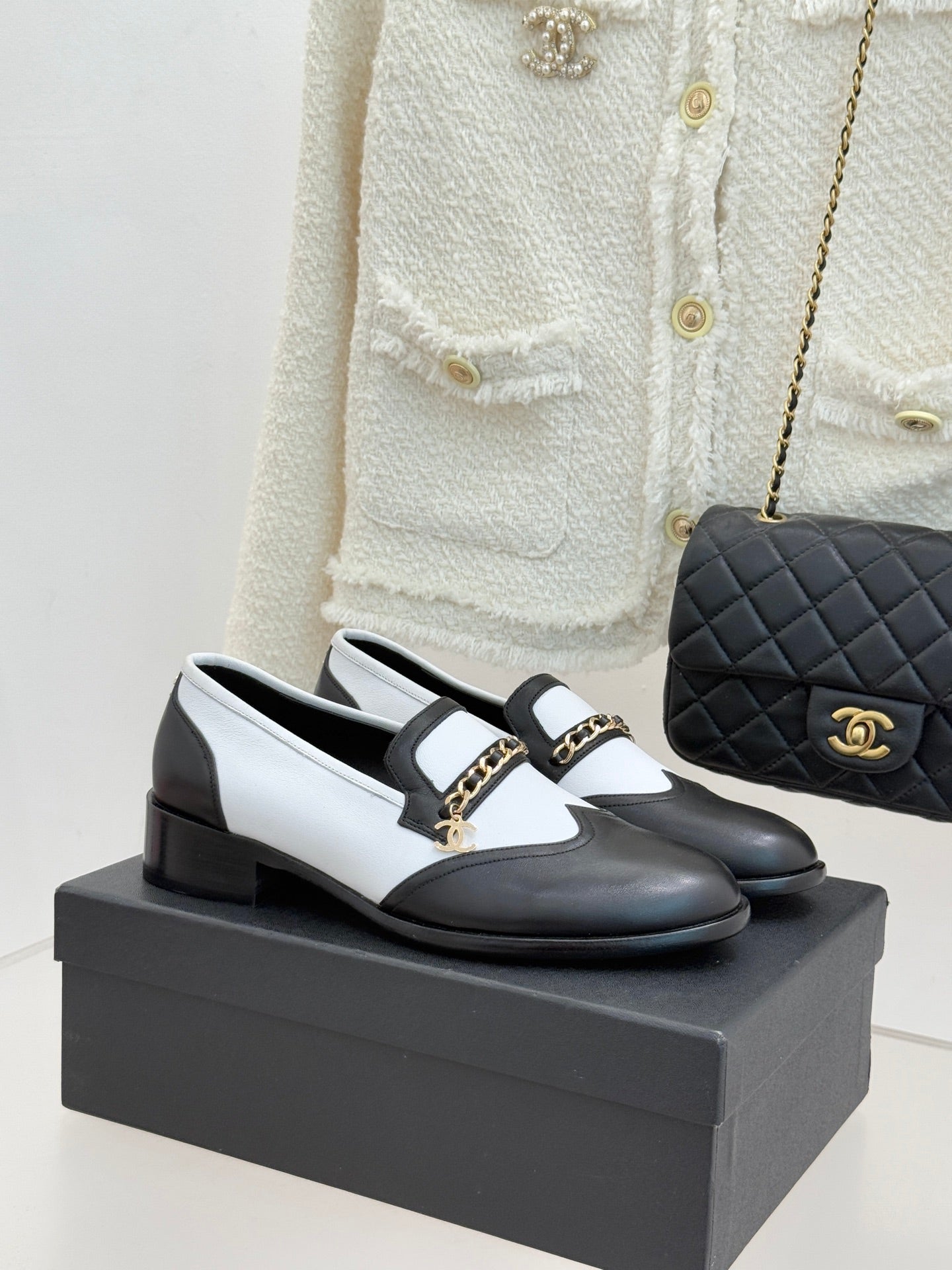 CC 26 Loafer Black mix White Calfskin 610019