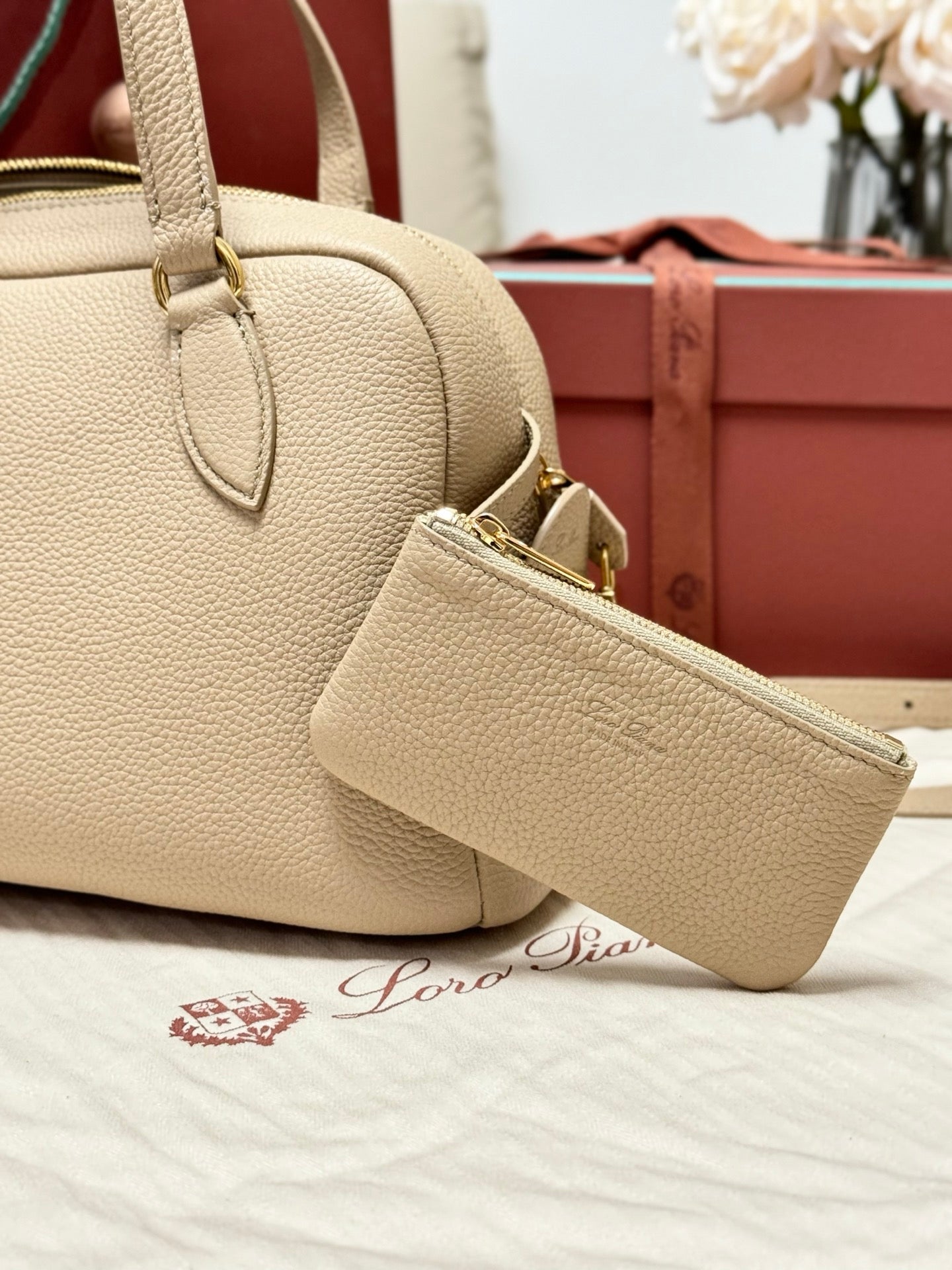 LP 2026 Needle Bag 31cm Light Mastic/Sun Gold Calfskin