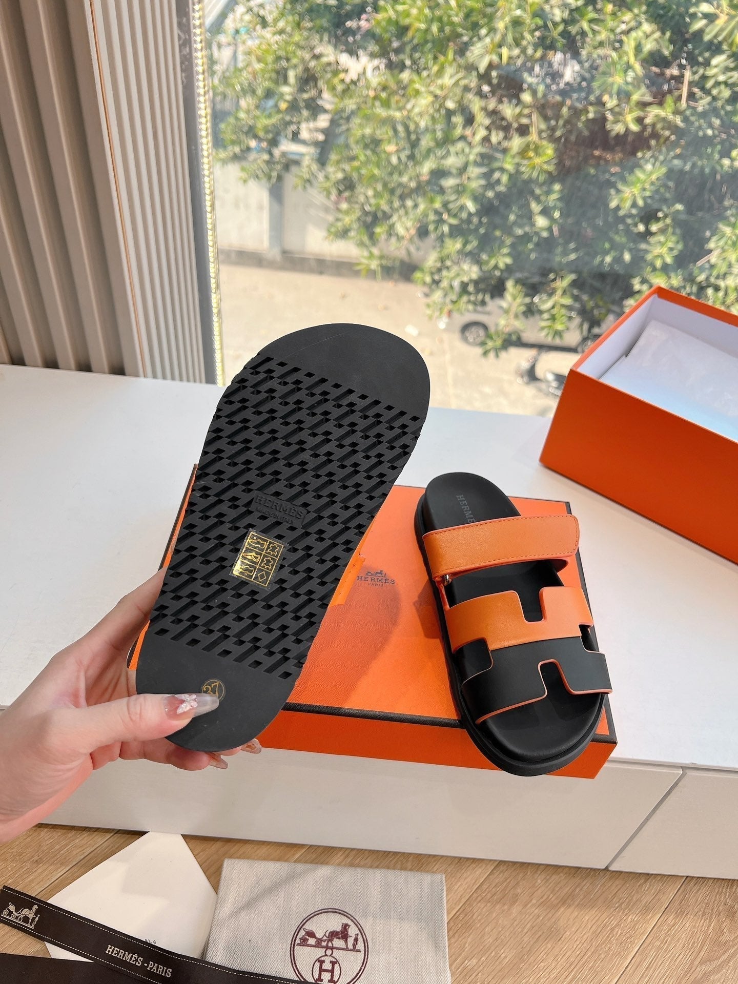 HM Chypre Sandal Orange mix Black Calfskin 202815