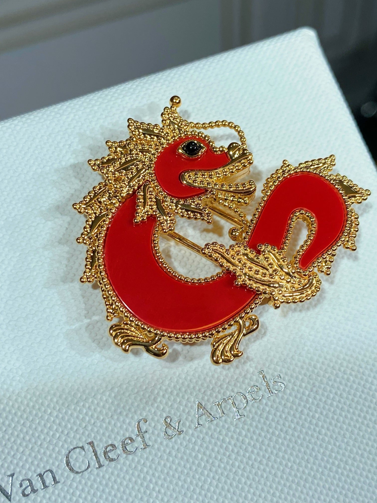 VCA Brooch 10