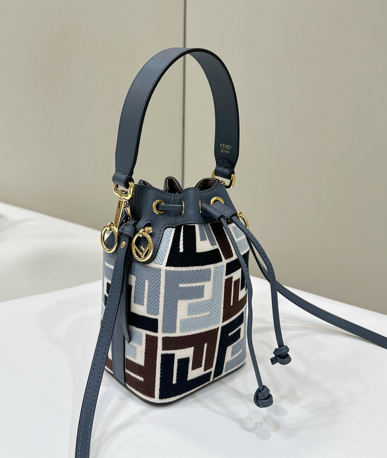 MON TRESOR 18 IN COLORFUL CANVAS WITH FF MOTIF EMBROIDERED