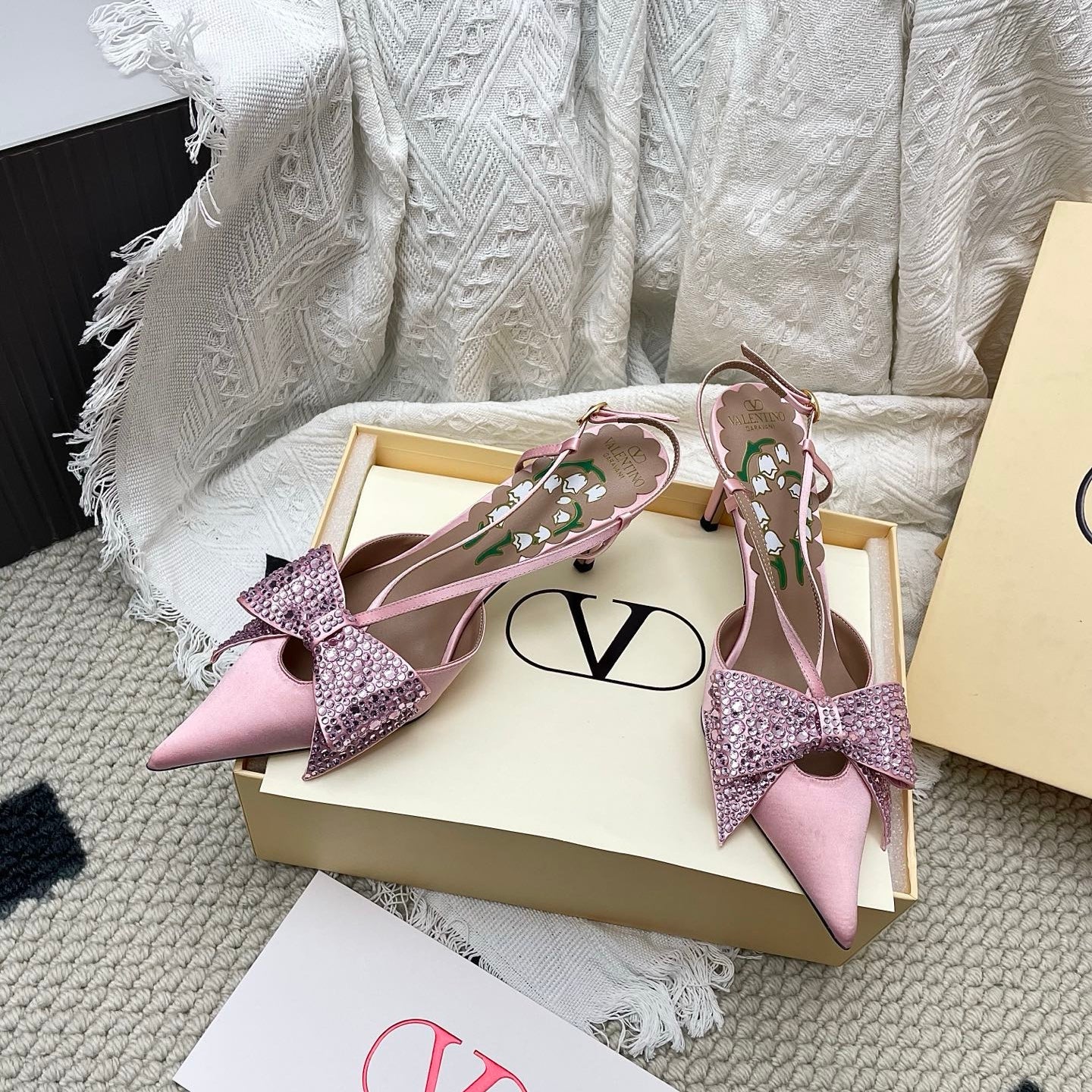 VT 26s Slingback 80 Light Pink Rhinestone Silk Sheepskin 611406