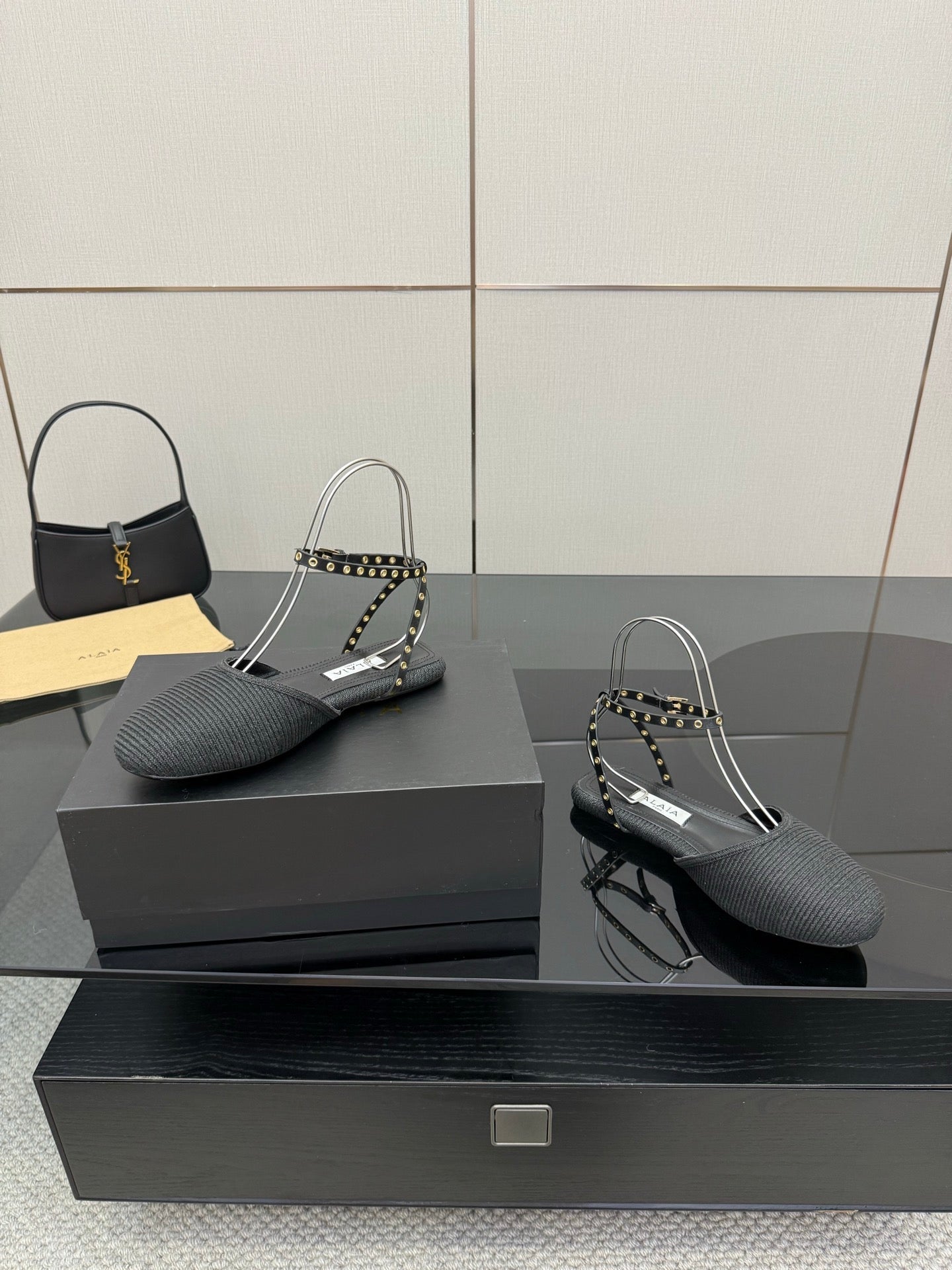 ALAIA flat slippers black sheepskin 389628
