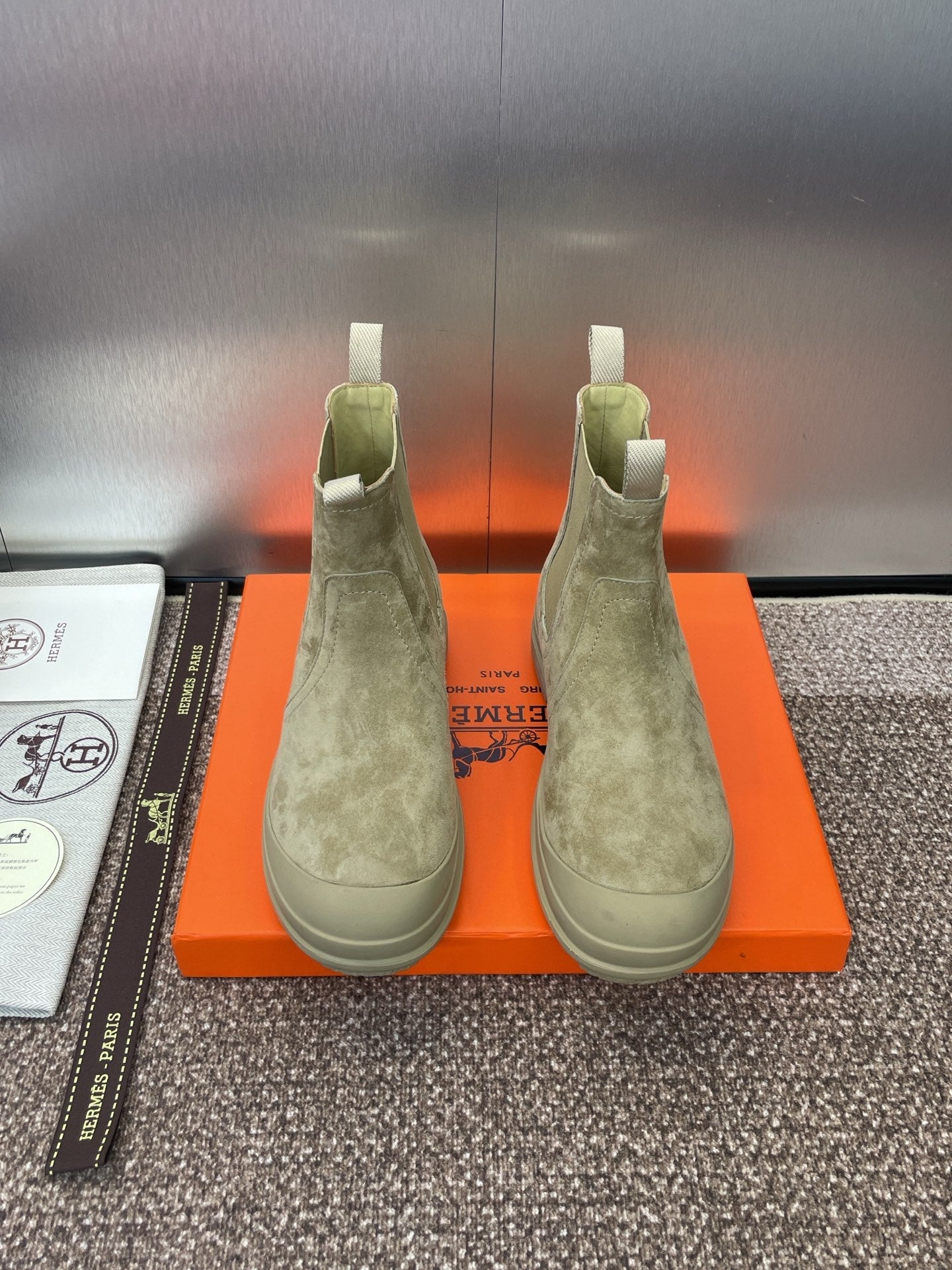HM 25  Chelsea Ankle Boots Taupe Suede 508487